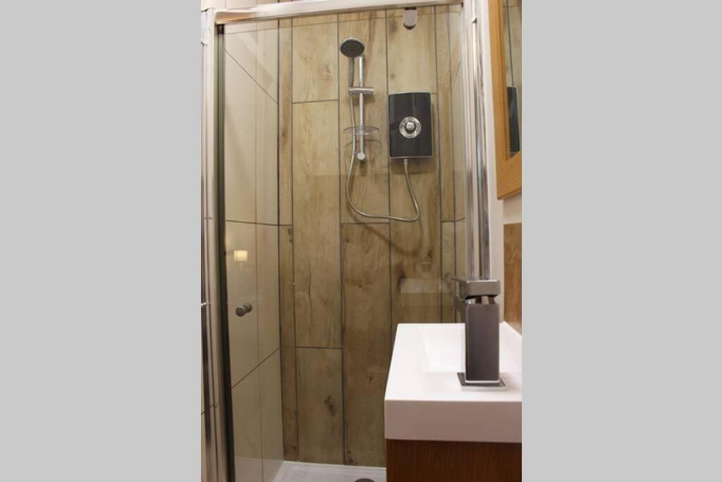 Peaceful & Central Self Contained 1 Bedroom House 글라스턴버리 외부 사진